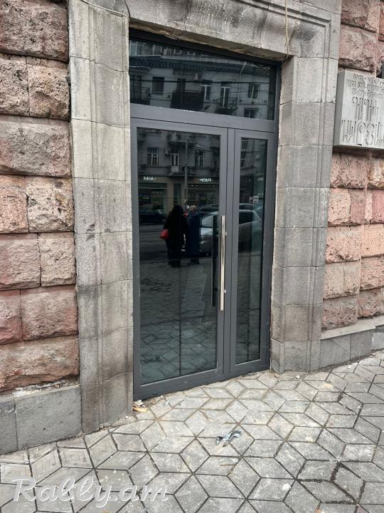 Սլայդ դուռ, վիտրաժային պատուհաններ ապակե սլայդ դռներ, ապակուց դռներ, միջսենյակային ապակյա դռներ, սահող դռներ