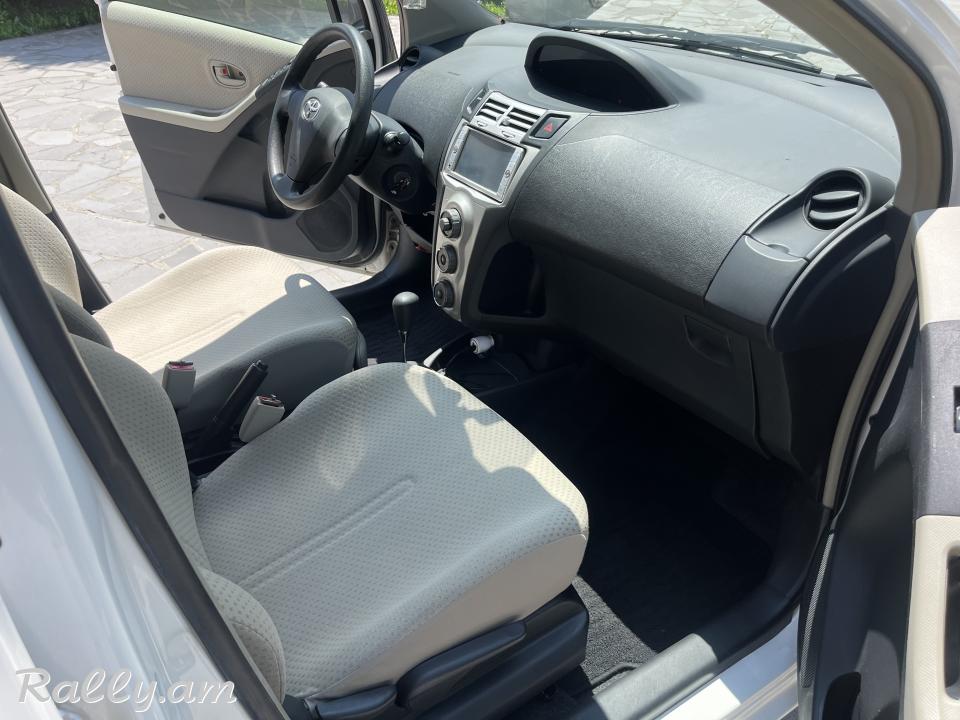 Toyota VITZ 2007