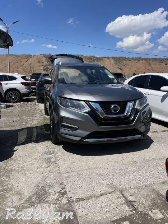 NISSAN ROGUE 2017 թիվ 2,5 լիր լիաքարշակ: գտնվում է շատ լավ վիճակում: 