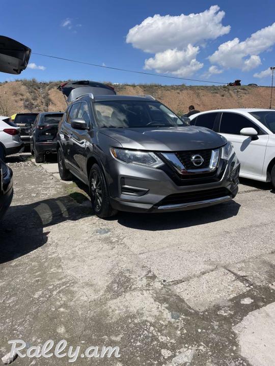 NISSAN ROGUE 2017 թիվ 2,5 լիր լիաքարշակ: գտնվում է շատ լավ վիճակում: 
