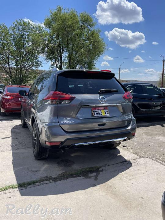 NISSAN ROGUE 2017 թիվ 2,5 լիր լիաքարշակ: գտնվում է շատ լավ վիճակում: 