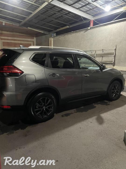 NISSAN ROGUE 2017 թիվ 2,5 լիր լիաքարշակ: գտնվում է շատ լավ վիճակում: 