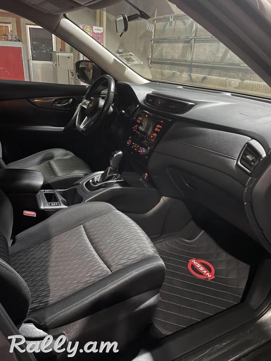 NISSAN ROGUE 2017 թիվ 2,5 լիր լիաքարշակ: գտնվում է շատ լավ վիճակում: 