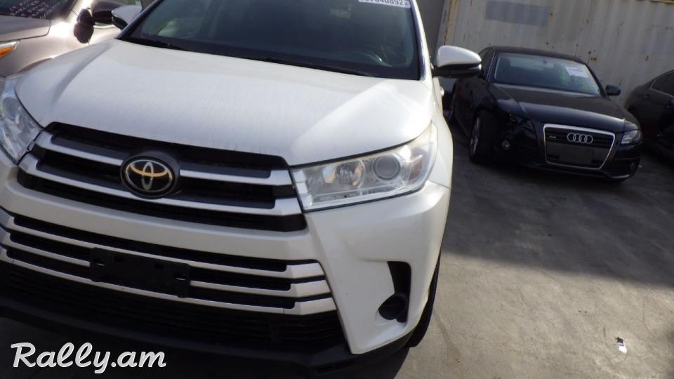 Շտապ վաճառվում է Toyota Highlander, 3.5 լ, լիաքարշ, 2017 թ.