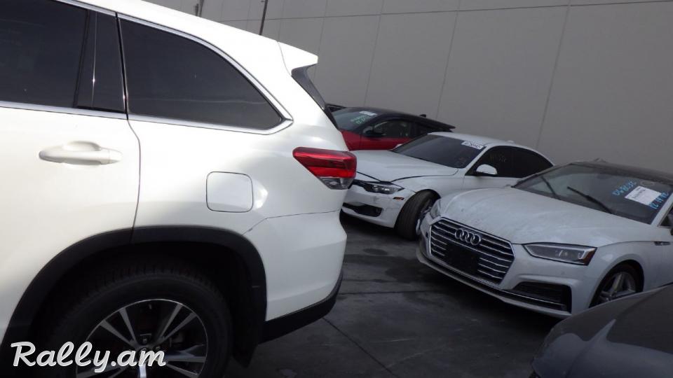 Շտապ վաճառվում է Toyota Highlander, 3.5 լ, լիաքարշ, 2017 թ.