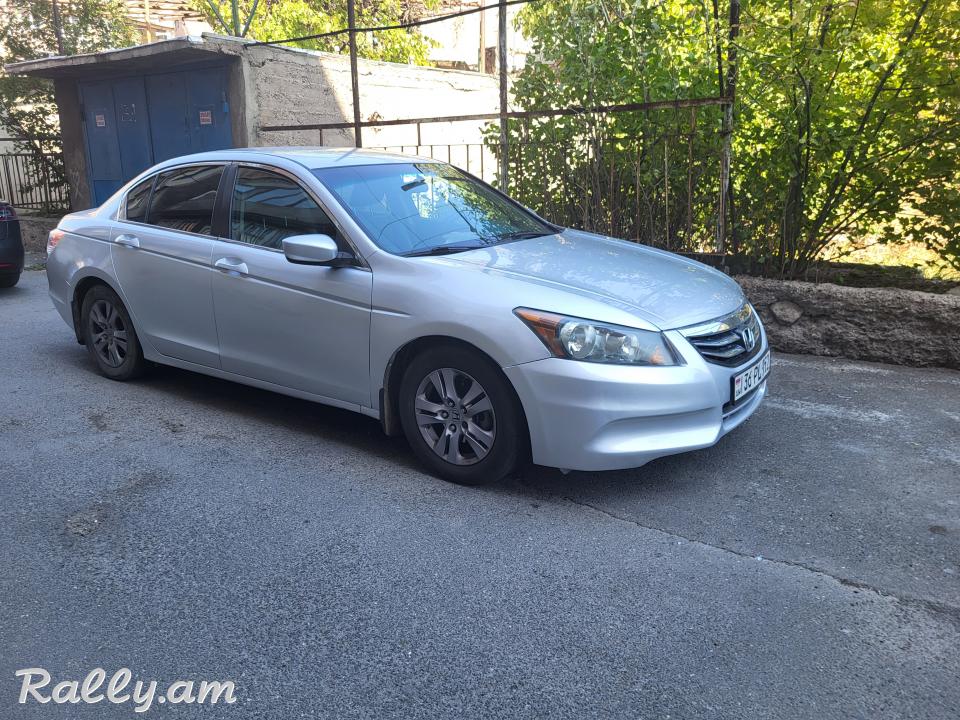 Շտապ վաճառվում է 2012 թվականի Honda Accord մակնիշի մեքենա