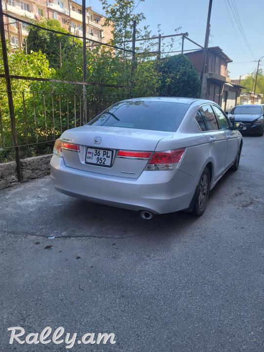 Շտապ վաճառվում է 2012 թվականի Honda Accord մակնիշի մեքենա