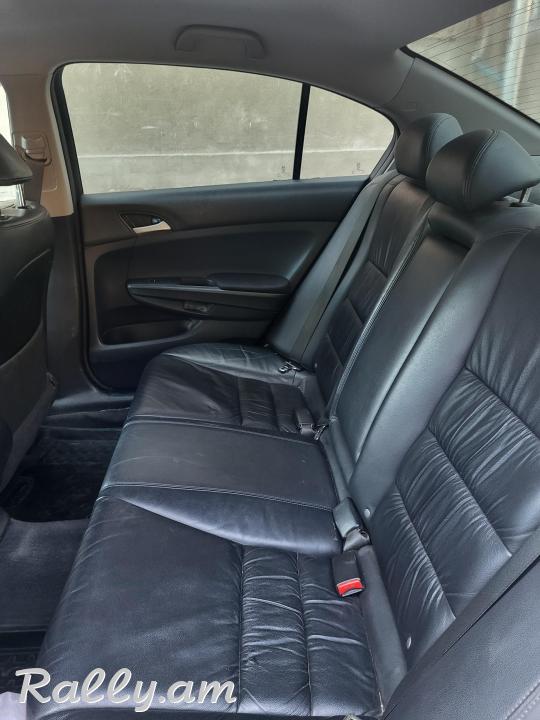 Շտապ վաճառվում է 2012 թվականի Honda Accord մակնիշի մեքենա