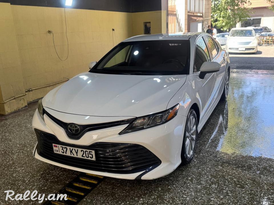 Toyota Camry 2019
