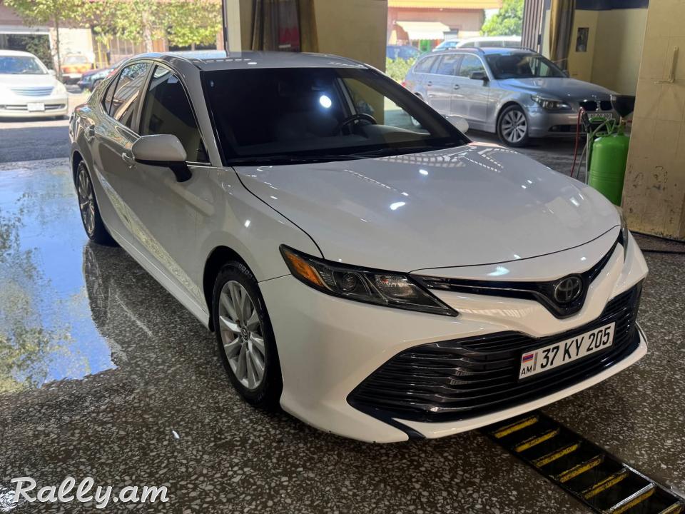 Toyota Camry 2019