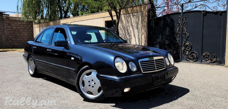 Mercedes-Benz E320 Japan Avantgarde