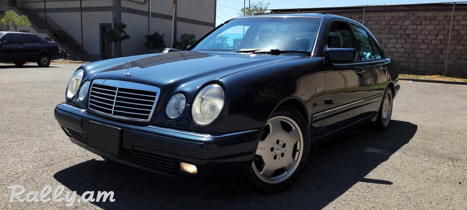 Mercedes-Benz E320 Japan Avantgarde