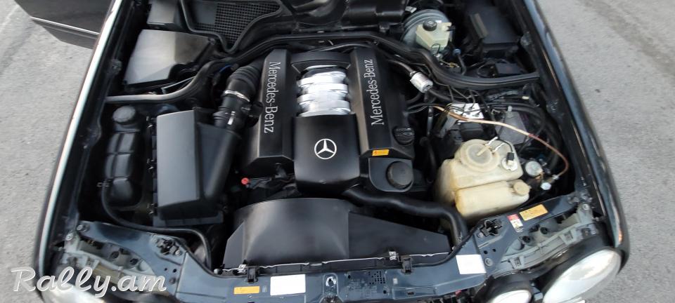 Mercedes-Benz E320 Japan Avantgarde