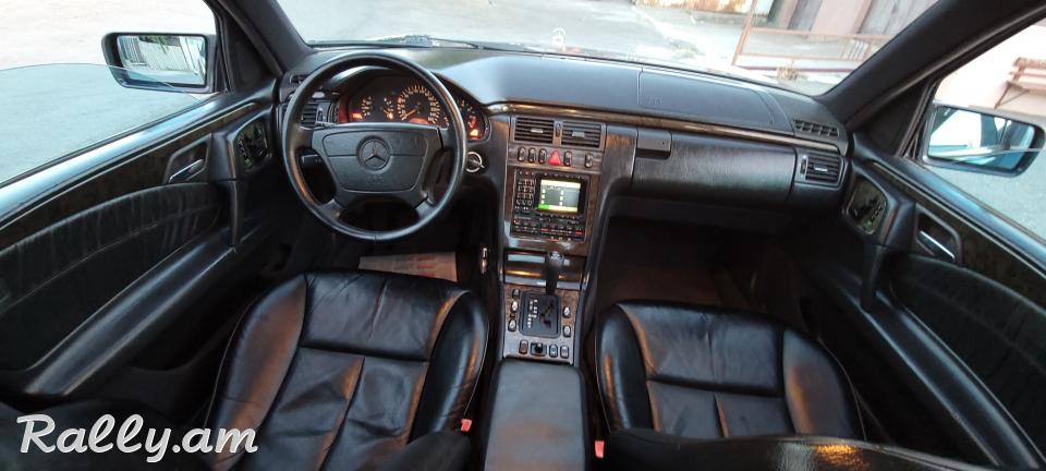 Mercedes-Benz E320 Japan Avantgarde