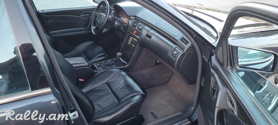 Mercedes-Benz E320 Japan Avantgarde