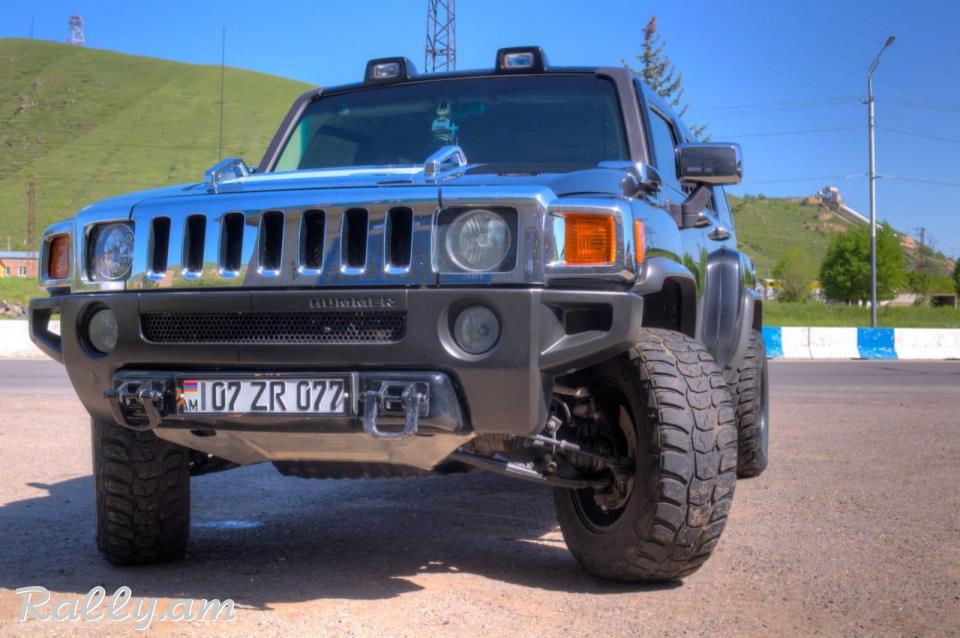 Hummer H3 
