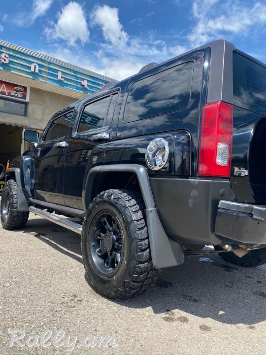 Hummer H3 