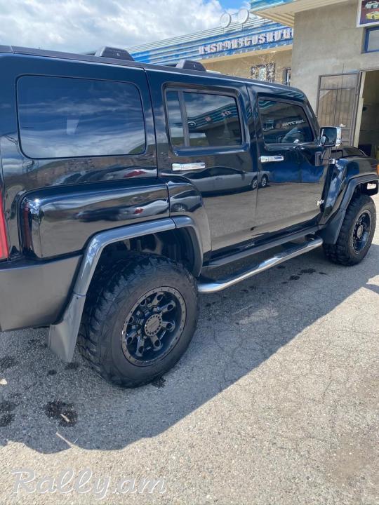 Hummer H3 