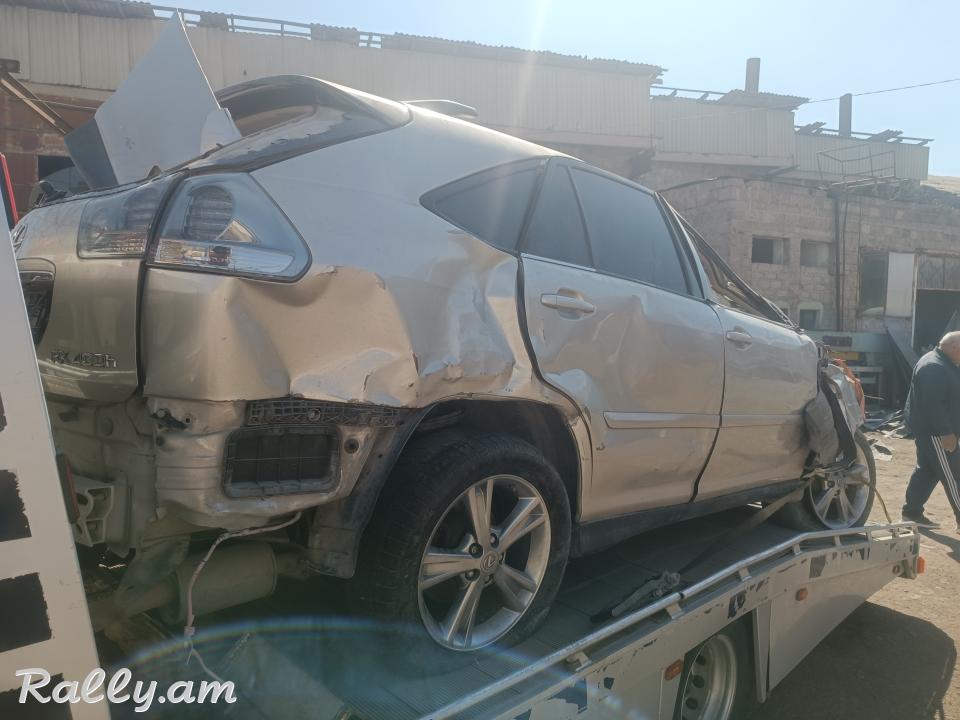 Lexus rx400h  վթարված որպես պահեստամաս ռասկուլաչիտի 