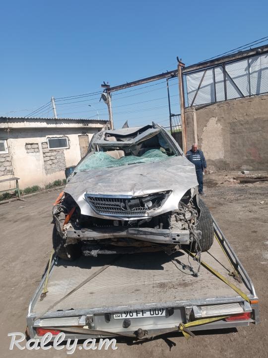 Lexus rx400h  վթարված որպես պահեստամաս ռասկուլաչիտի 