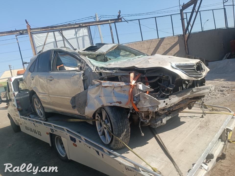 Lexus rx400h  վթարված որպես պահեստամաս ռասկուլաչիտի 