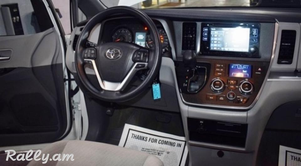 2017 Toyota Sienna for sell