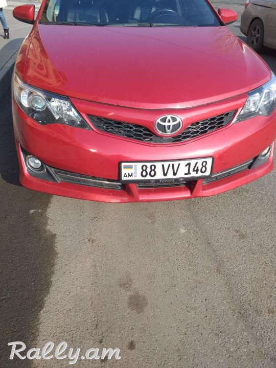 Продаётся Toyota Camry 2.5 