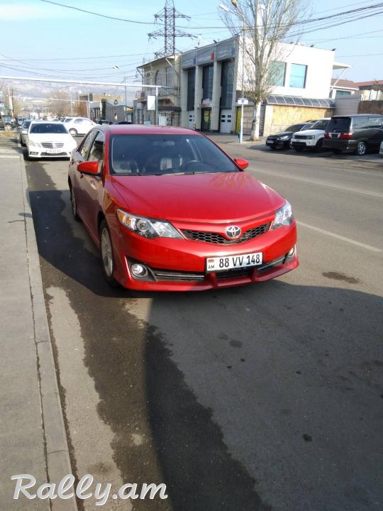 Продаётся Toyota Camry 2.5 