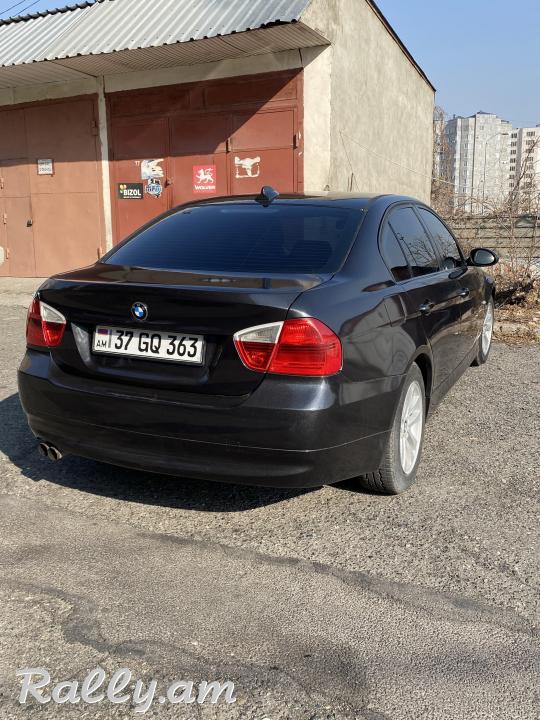 BMW E90 2005