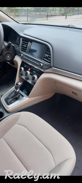 Hyundai Elantra 2019