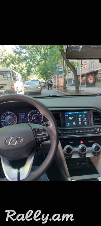Hyundai Elantra 2019