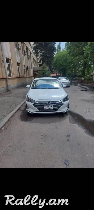 Hyundai Elantra 2019