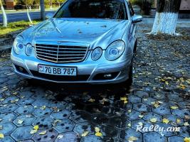 Mercedes benz E320