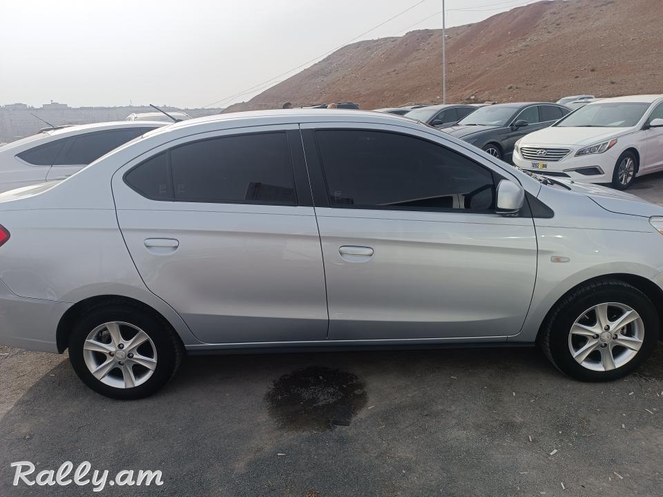 Mitsubishi mirage G4 