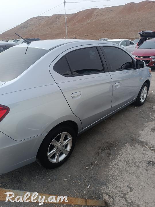 Mitsubishi mirage G4 
