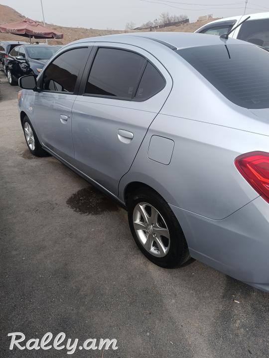 Mitsubishi mirage G4 