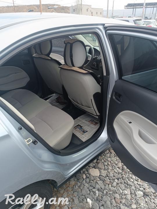 Mitsubishi mirage G4 