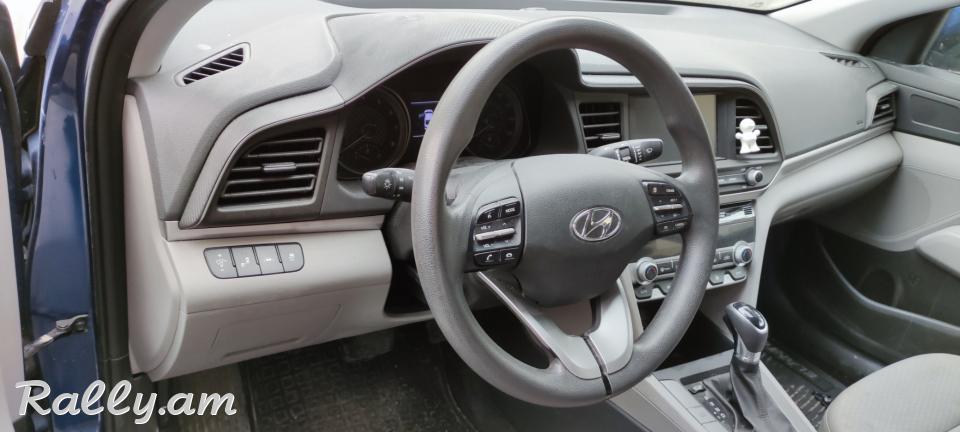 Hyundai Elantra 2019