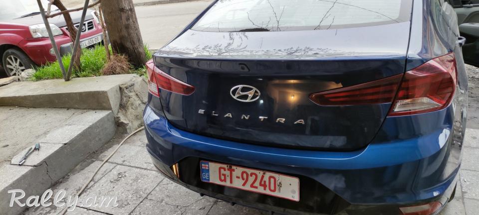 Hyundai Elantra 2019