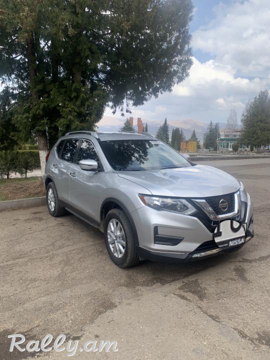 Nissan rouge 