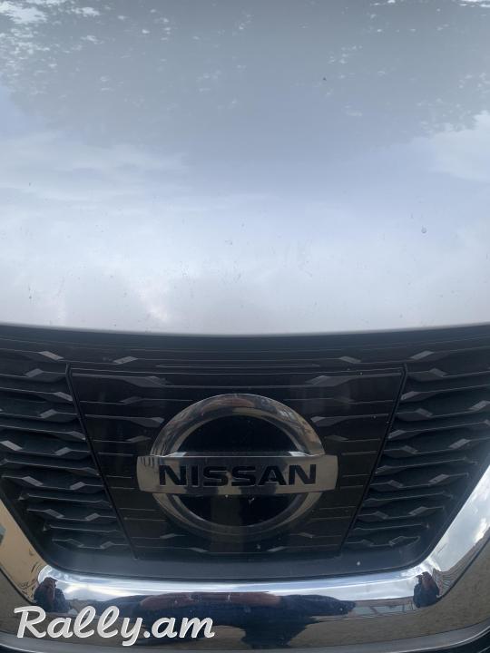 Nissan rouge 