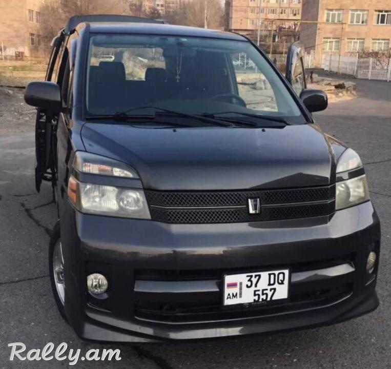 Ավտոմեքենայի վարձույթ TOYOTA VOXY Машина на прокат