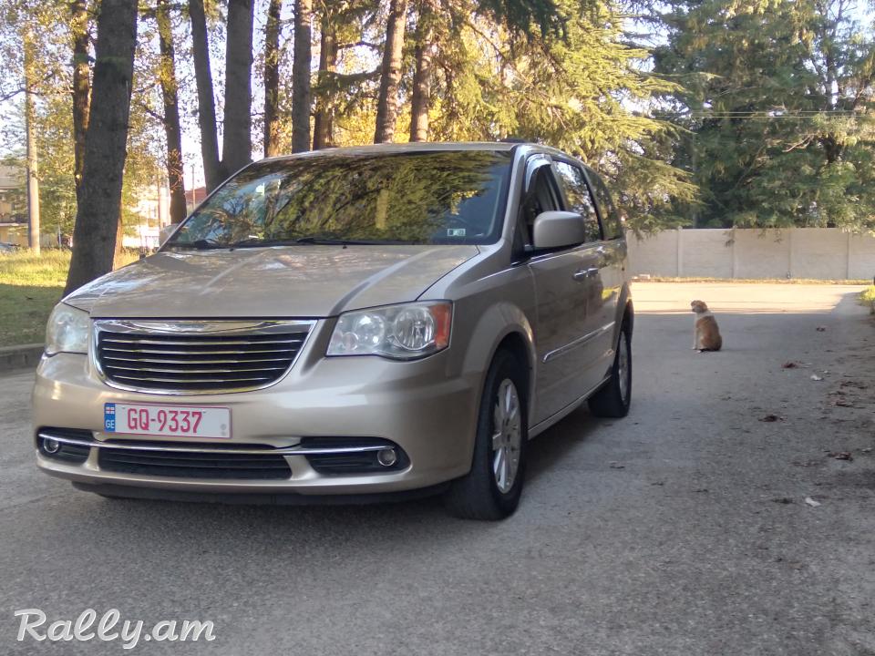 Машина находится в Грузии. tel 598504255