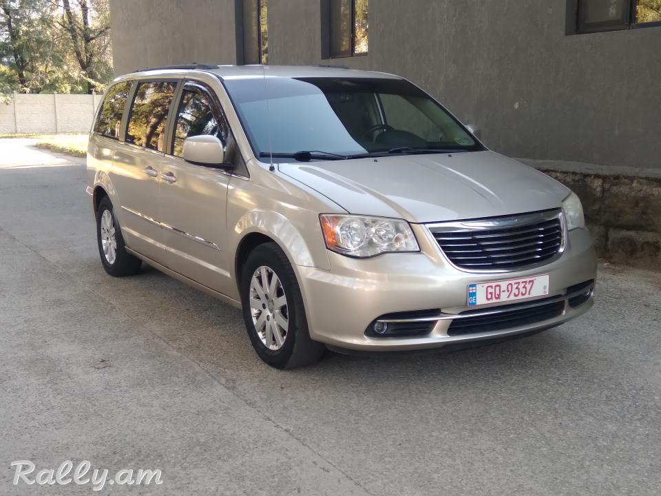 Машина находится в Грузии. tel 598504255