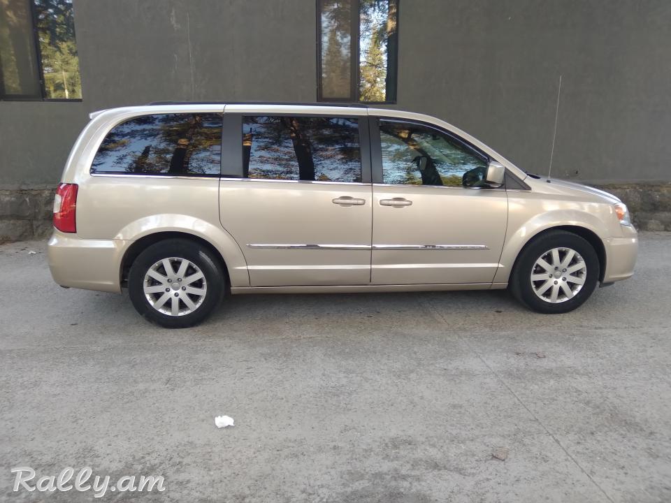 Машина находится в Грузии. tel 598504255