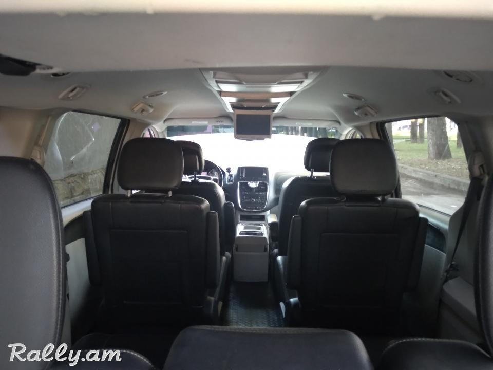Машина находится в Грузии. tel 598504255