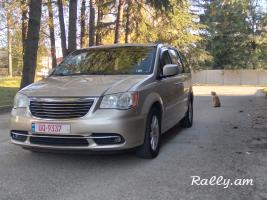 Машина находится в Грузии. tel 598504255