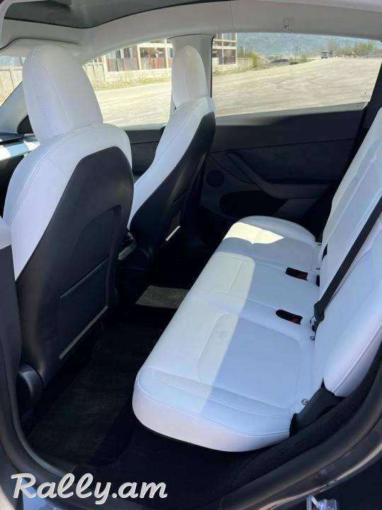 Tesla Model Y 2022