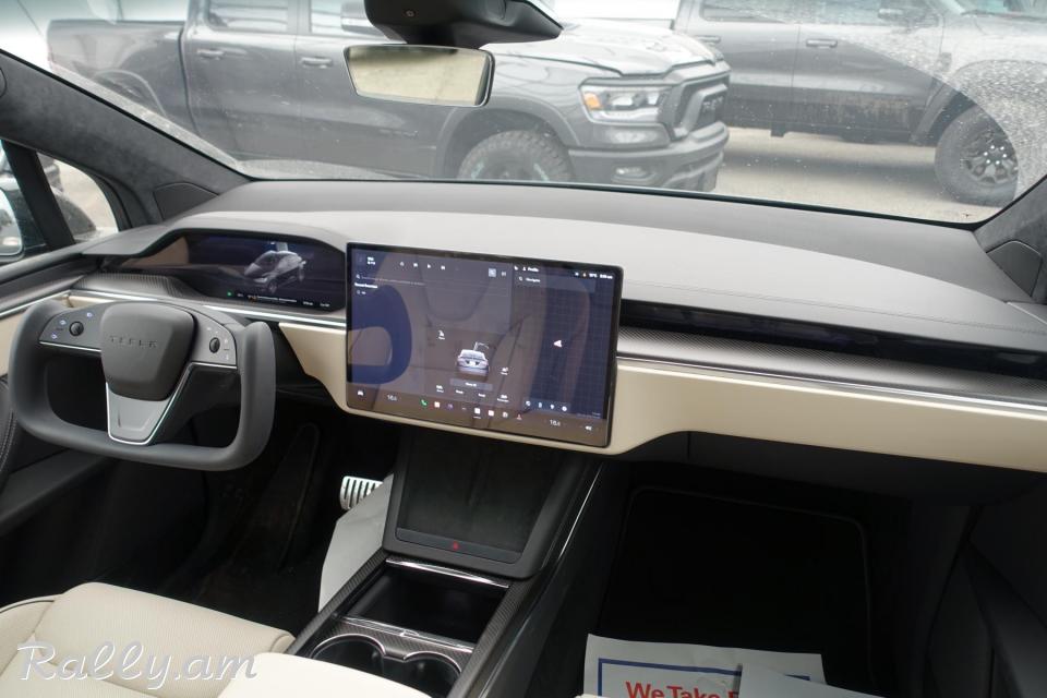 TESLA X PLAID 2023