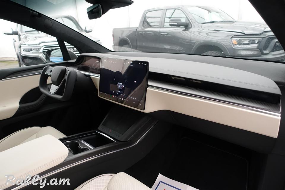 TESLA X PLAID 2023